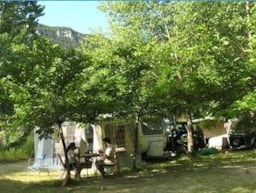Kampeerplaats(en) - Standplaats : Auto + Tent/Caravan Of Kampeerauto - Camping les Castors ***