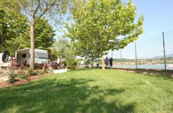 Stellplatz - Stellplatz 'Natural Green Xl' 100/180M² Mit Strom - Camping Baia Verde