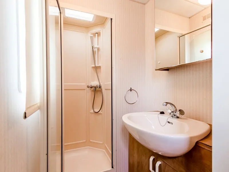 Mobil Home Vintage Standard 20M² - 2 Chambres + Terrasse Non-Couverte + Tv