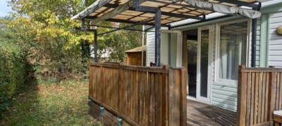 Nathalie and Didier's Mobile Home, 2-bedroom sublet, covered patio + TV + AC