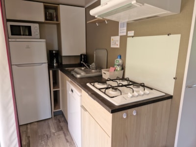 Limousin Premium mobile home, 32m² (3 bedrooms) + covered terrace + TV + dishwasher + deck chairs