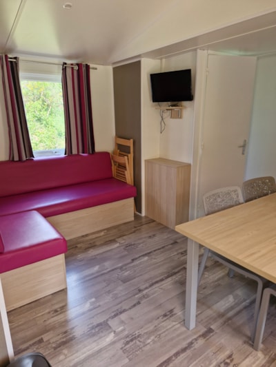 Limousin Premium mobile home, 32m² (3 bedrooms) + covered terrace + TV + dishwasher + deck chairs