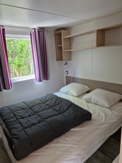 Limousin Premium mobile home, 32m² (3 bedrooms) + covered terrace + TV + dishwasher + deck chairs