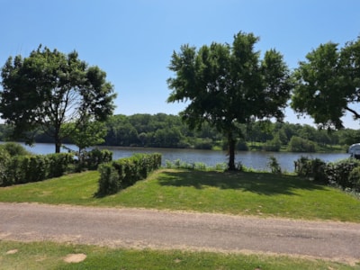 Mobile-Home Limousin Confort 30m² Lake View (3 bedrooms-6+sheltered terrace+TV