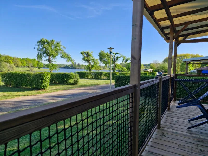Mobil-Home Aquitaine Premium Vue Lac 29M² 2Ch+Terrasse Couverte+ Tv + Lave-Vaisselle +Chiliennes
