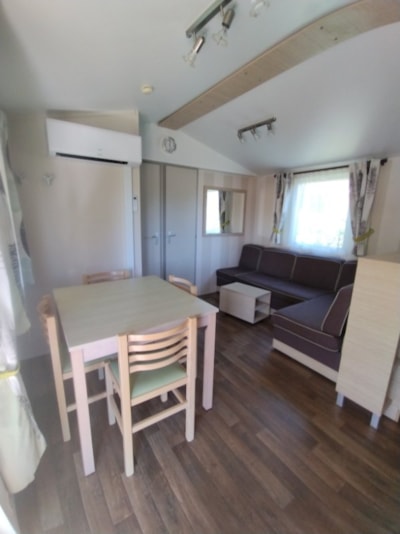 3-bed mobile home with covered terrace, TV, air conditioning, dishwasher