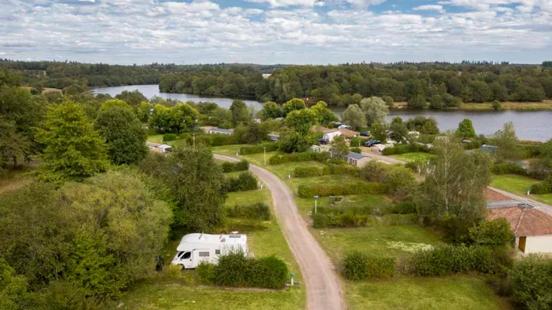 Forfait Confort (1 Tente, Caravane Ou Camping-Car / 1 Voiture / Électricité)