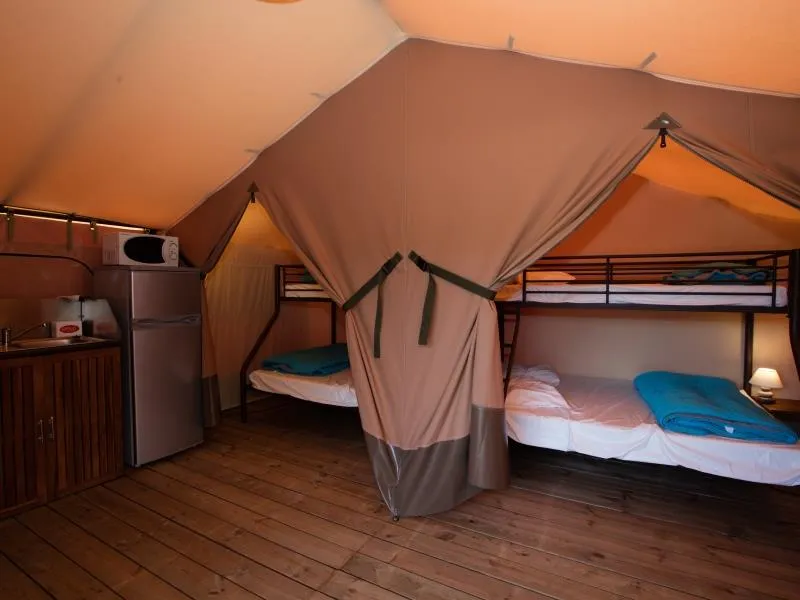 Tente Meublée 2 Chambres 1 Sdb ***