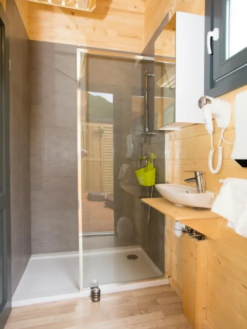 Accommodation - Chalet Devès Premium 2 Bedrooms - Air-Conditioning + Spa - image n°6 - YELLOH! VILLAGE - LES RAMIÈRES