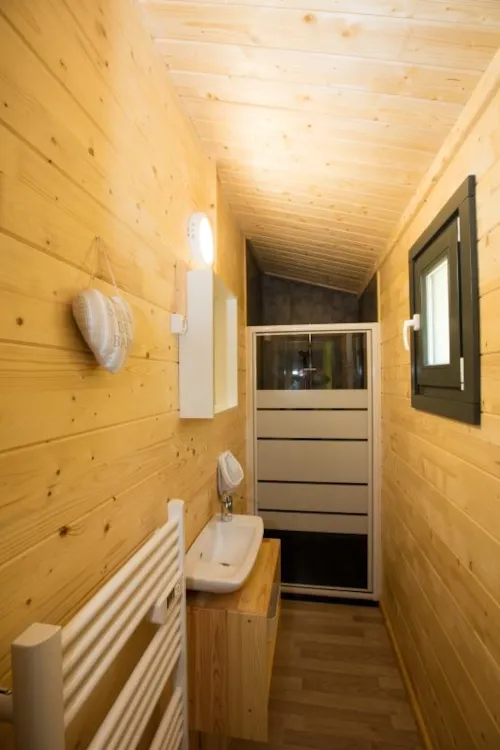 Accommodation - Chalet Lavande **** 3 Bedrooms - Air-Conditioning - image n°5 - YELLOH! VILLAGE - LES RAMIÈRES