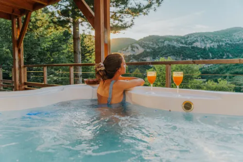 Accommodation - Chalet Angèle Premium Air-Conditioning - 2 Bedrooms + Mezzanine - 2 Bathrooms + Spa - image n°7 - YELLOH! VILLAGE - LES RAMIÈRES