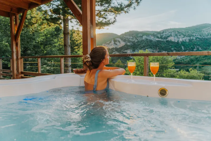 Chalet Angèle Premium Climatisé - 2 Chambres + Mezzanine - 2 Sdb + Spa