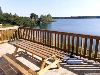 Mietunterkunft - Mobilheim 4P Premium 2 Zimmern Blick Auf Dem See - Camping La Presqu'île de Champaubert
