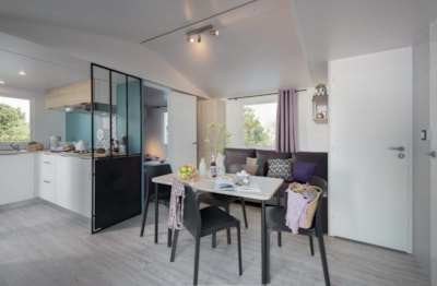 Mobile home with 2 bedrooms and 1 bathroom — 3