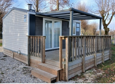 Mobile home with 1 bedroom and 1 bathroom — 1