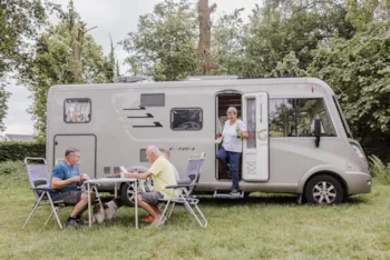 Kampeerplaats(en) - Camperplaats = 72M² - Camping De Schuur
