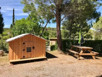 Stellplatz - Privilegierte Lage Cabane, Strom 10 A. - Sites et Paysages Camping La Pinède