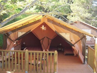 LODGE INSOLITE NATURE 2-bedroom tent. No bathroom facilities.