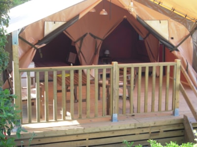 LODGE INSOLITE NATURE 2-bedroom tent. No bathroom facilities.