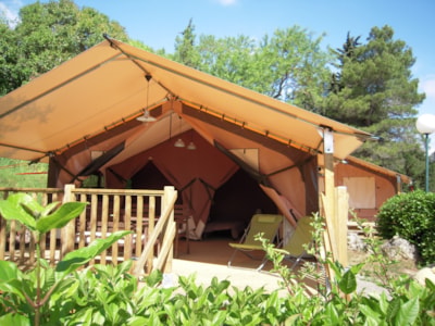 LODGE INSOLITE NATURE 2-bedroom tent. No bathroom facilities.