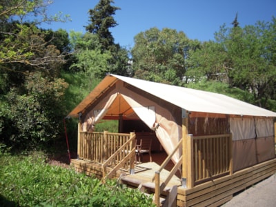 LODGE INSOLITE NATURE 2-bedroom tent. No bathroom facilities.