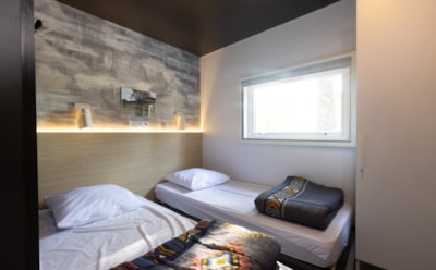 PREMIUM Mobile Home 3 bedrooms SPA- AIR CONDITIONING-TV-Dishwasher-2 bathrooms