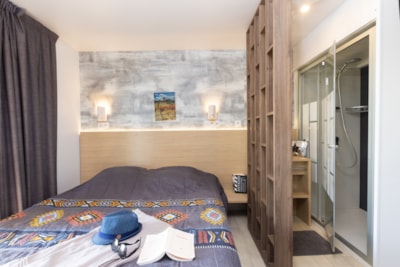 PREMIUM Mobile Home 3 bedrooms SPA- AIR CONDITIONING-TV-Dishwasher-2 bathrooms