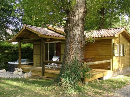 Location - Chalet **** 2 Chambres Climatisé Avec Spa - image n°2 - YELLOH! VILLAGE - DOMAINE PROVENCAL