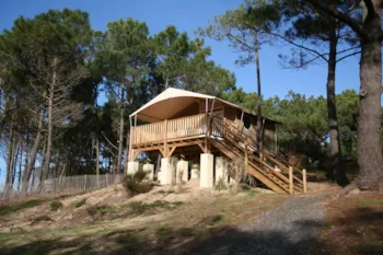 Mietunterkunft - Zelt Panorama Lodge - 20 M² - 2 Schlafzimmer - Mit Strom - CHM Monta
