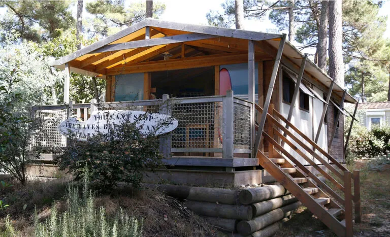 Accommodation - Surflodge Tent - 30 M² - 2 Bedrooms - With Toilet Block - CHM Monta