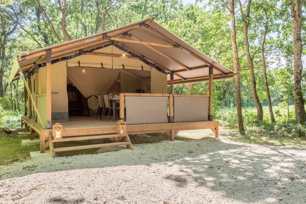 Huuraccommodatie(s) - Lodge Op Palen Confort 34M² 2 Slaapkamers+ Overdekt Terras - Flower Camping du Moulin des Iscles