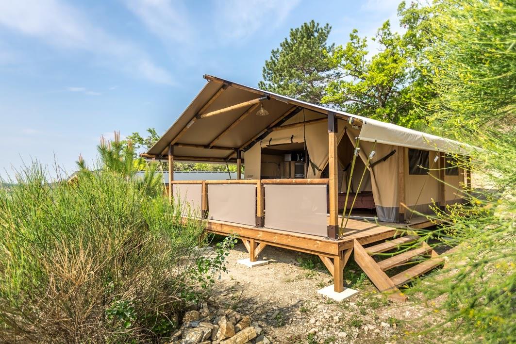 Location - Lodge Sur Pilotis Confort River View 34M² 2 Chambres + Terrasse Couverte Sur Pilotis - Flower Camping du Moulin des Iscles