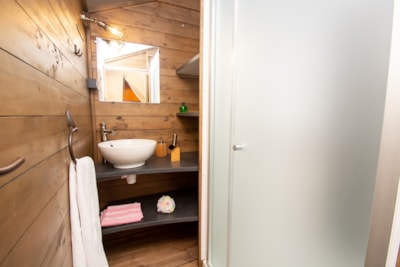 Lodge Premium 46m² 2 bedrooms + Plancha+ Dishwasher + Nordic bath + terrace on piles