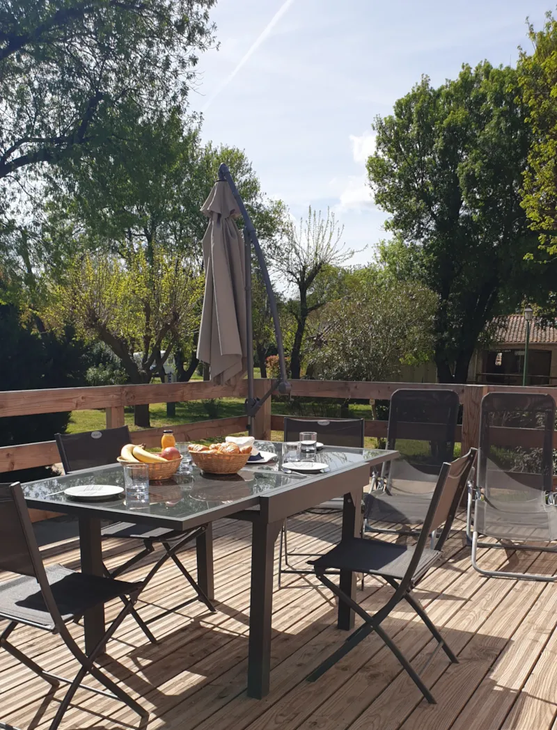 Mobil-Home Confort 27M² 3 Chambres + Terrasse Sur Pilotis