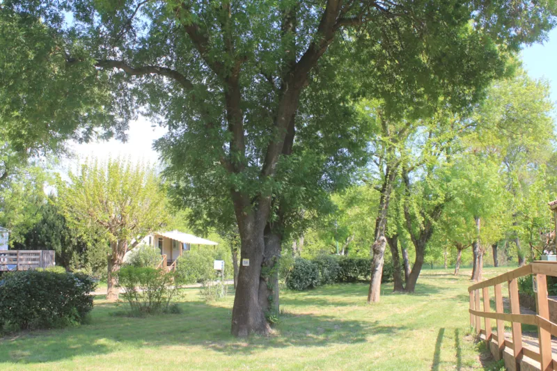 Forfait Confort (1 Tente, Caravane Ou Camping-Car / 1 Voiture / Électricité 10A )+ Raccordement Eau