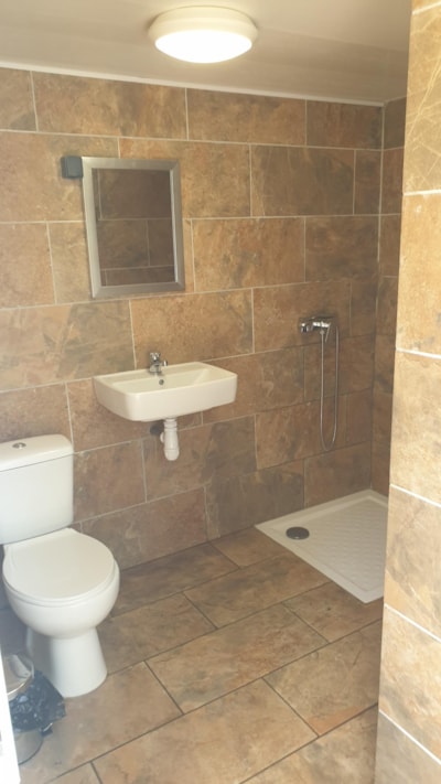 Comfort Package (1 tent, caravan or motorhome / 1 car / electricity 10A ) + water connexion