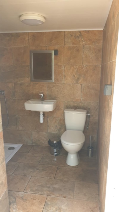Comfort Package (1 tent, caravan or motorhome / 1 car / electricity 10A ) + water connexion