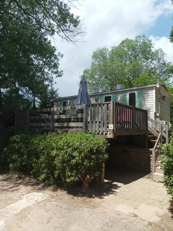 Mobil-Home Confort 23M² 2 Chambres + Terrasse Sur Pilotis