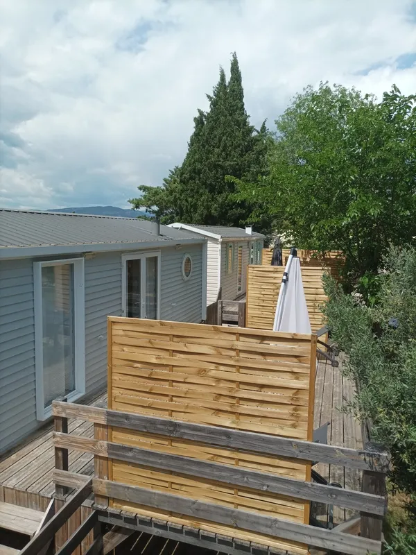 Mobil-Home Confort 23M² 2 Chambres + Terrasse Sur Pilotis