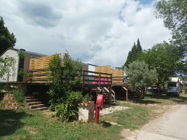 Huuraccommodatie(s) - Stacaravan Confort 28M² 2 Slaapkamers + Terras Op Palen - Flower Camping du Moulin des Iscles