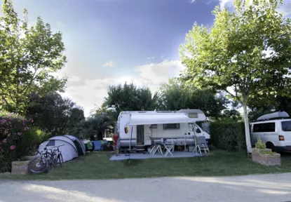 Emplacement A+ (100/110 M²) Avec Chien Et Raccordement Eau/Évacuation