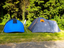 Pitch - Nature Package : Pitch + 2 People + 1 Vehicle + 1 Tent Or Caravan (Without Electricity) - Camping Seasonova Les Mouettes