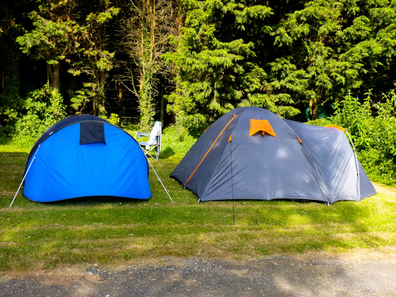 FORFAIT NATURE : Emplacement + 2 personnes + 1 véhicule + 1 tente ou caravane (sans électricité)