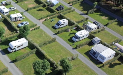 COMFORT PACKAGE : Pitch + 2 people + 1 vehicle + 1 tent or caravan + Electricity — 2