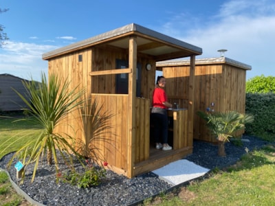 PREMIUM PACKAGE - private bathroom facilities (shower, toilet, sink), outdoor kitchen, electricity — 1