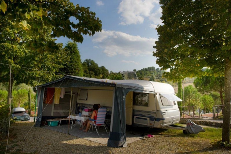 Grand Emplacement - 60m² - Voiture