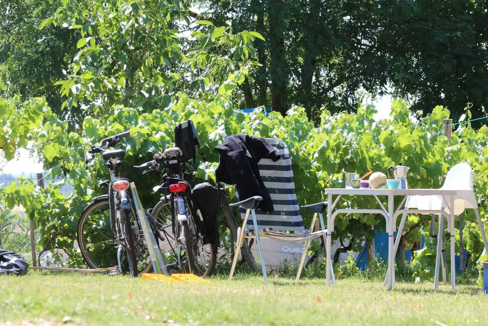 Pitch - Cycler Package - Camping Les Rives du Douet