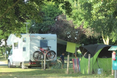 Pitch + vehicle + electricity 10A included