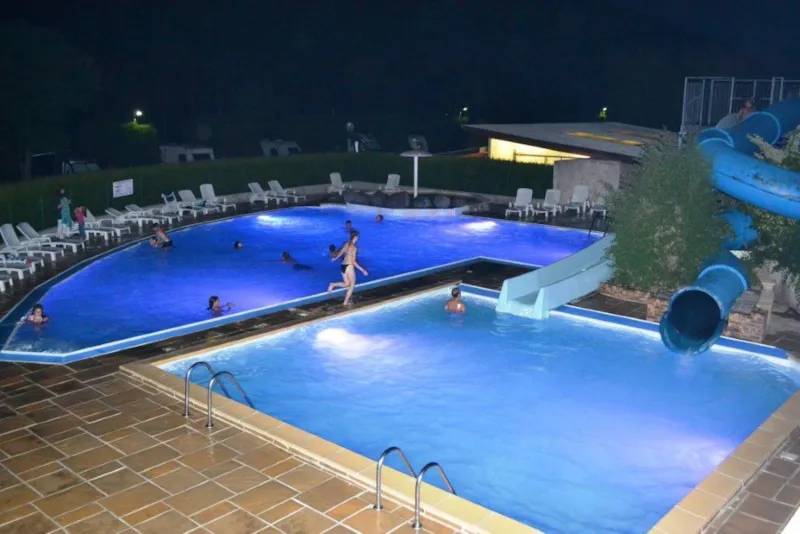 Emplacement Pour Petite Tente Avec Vélo Ou Moto. 1 Adulte Est Inclus Dans Le Tarif.