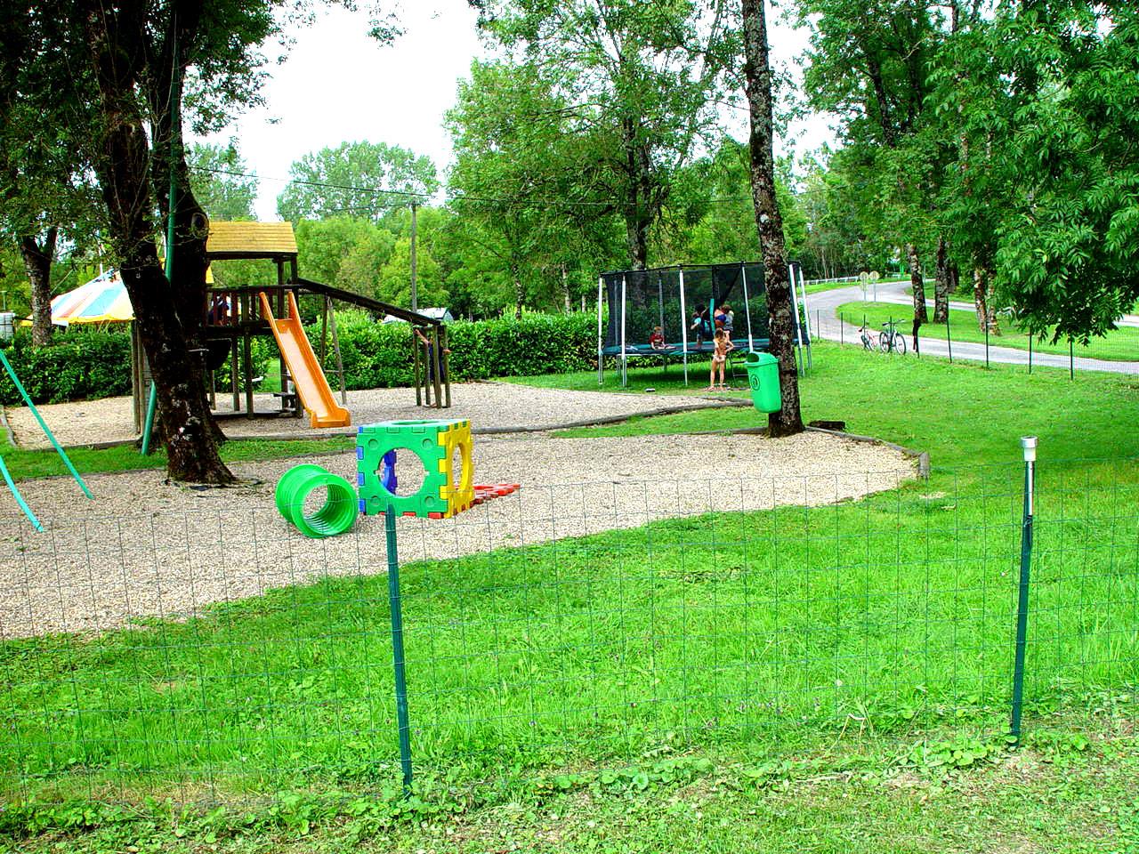 Services & amenities Flower Camping Les 3 Ours - Montbarrey